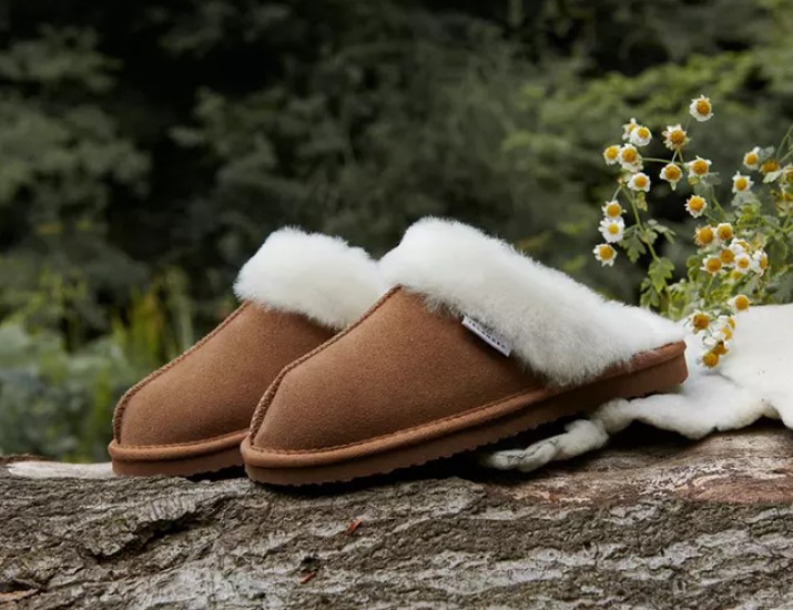 Women's Islander Sheepskin Slippers